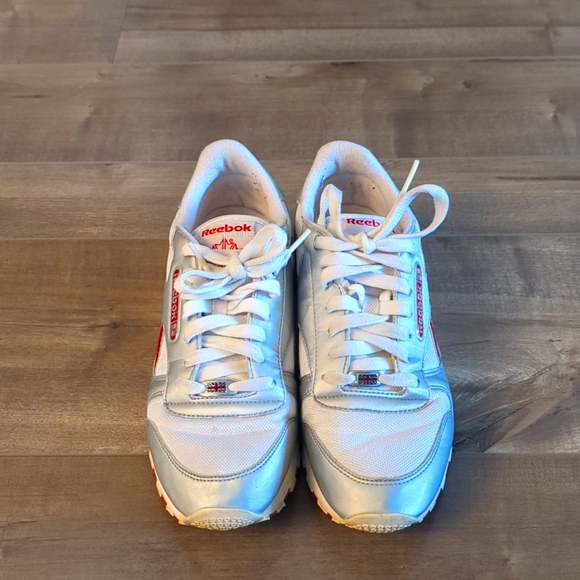 Reebok Classics Sneakers size 6.5 kids USA - Picture 4 of 6